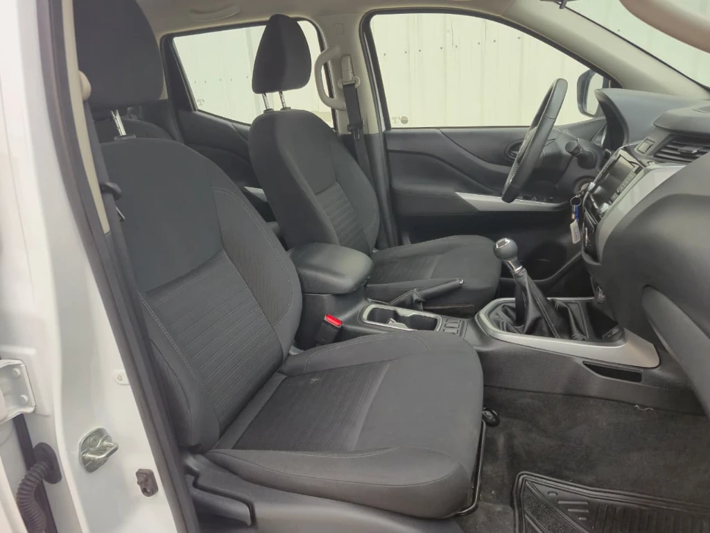 Nissan Navara Navara Xe 2.3 Mt 4x2 año 2023