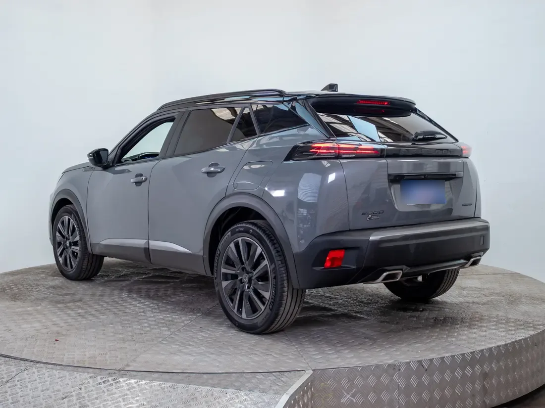 Peugeot 2008 1.2 Gt Mhev 136 At Hibrido año 2025