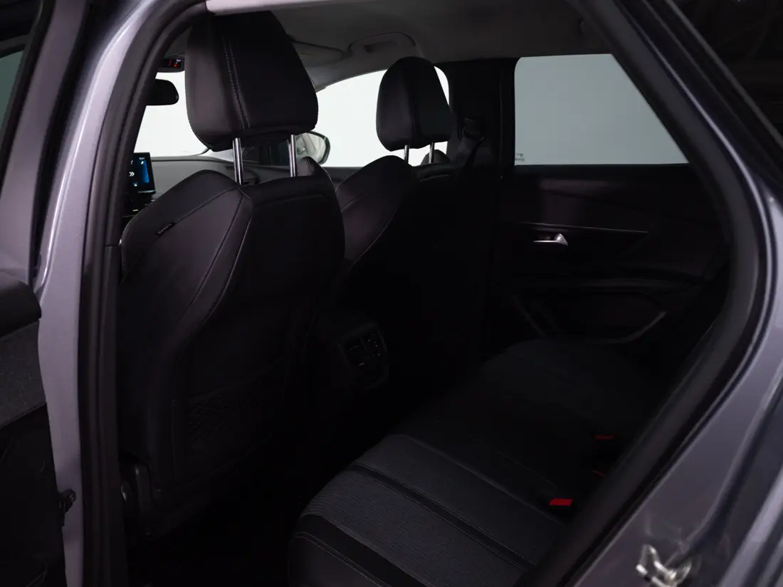 Peugeot 3008 1.6 Allure Pack Thp 165 At año 2023