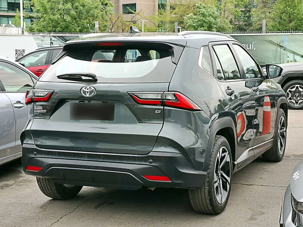 Toyota Yaris Cross 1.5 At año 2024
