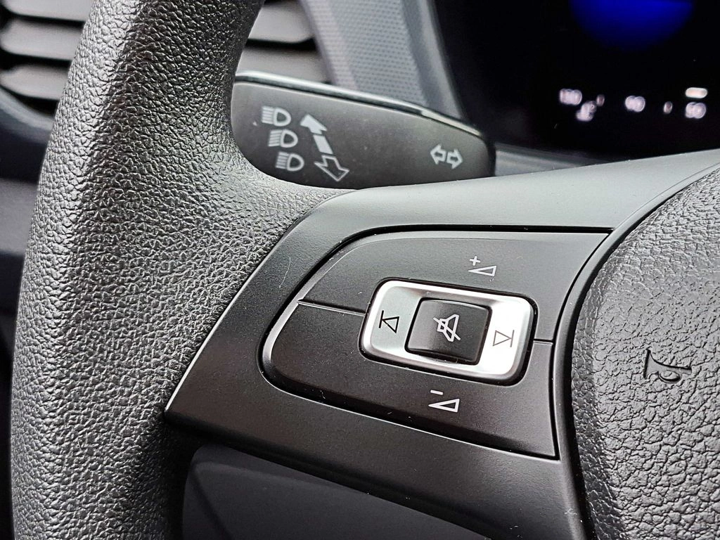 Volkswagen T-Cross 1.0 Tsi Trendline 4x2 Mt5 5p año 2022