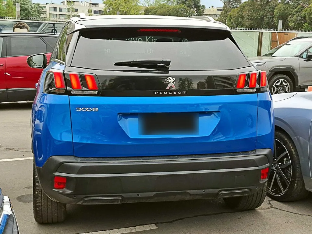 Peugeot 3008 1.5 Active Pack Bluehdi 130 4x2 Mt6 5p año 2023