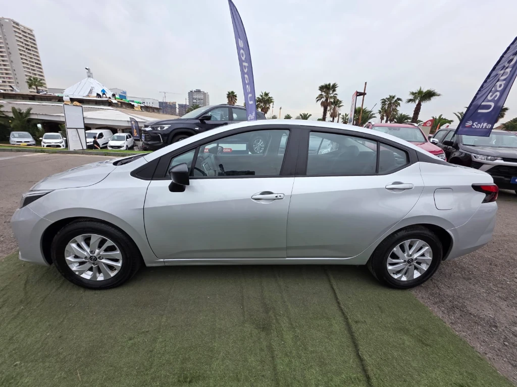 Nissan Versa 1.6 Sense 4x2 Mt 4p año 2025