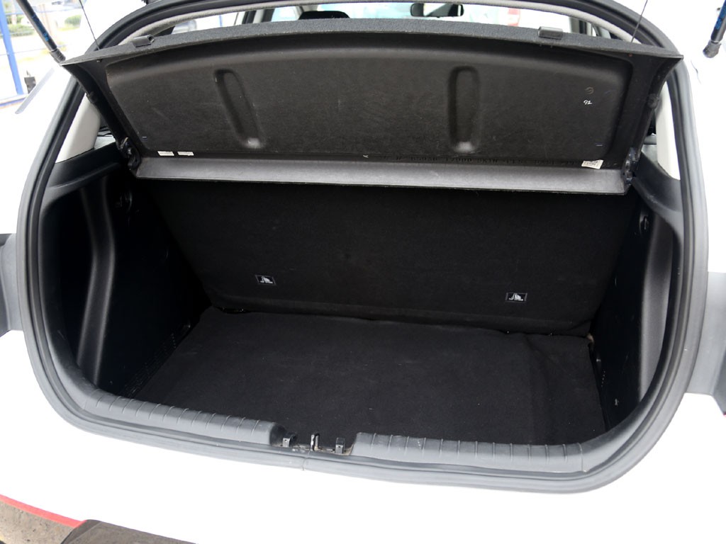 Hyundai I20 Mt 1.4 año 2025
