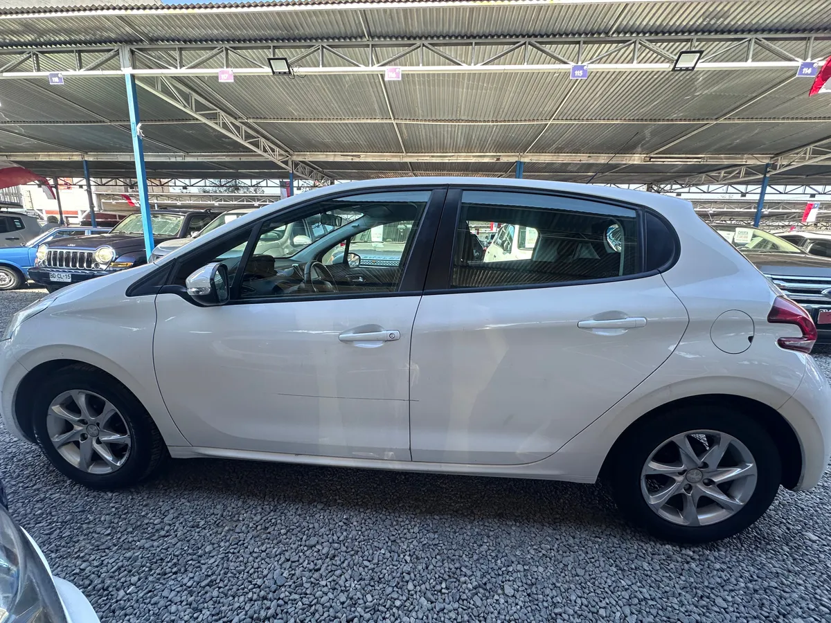 Peugeot 208 1.2 Active Pack Puretech E6 Mt año 2016
