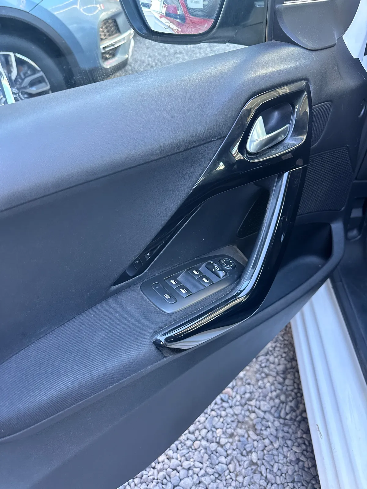 Peugeot 208 1.2 Active Pack Puretech E6 Mt año 2016