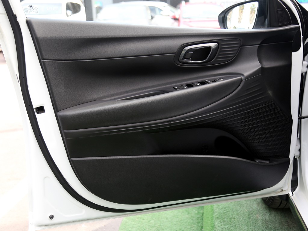 Hyundai I20 1.4 Plus Mt año 2025