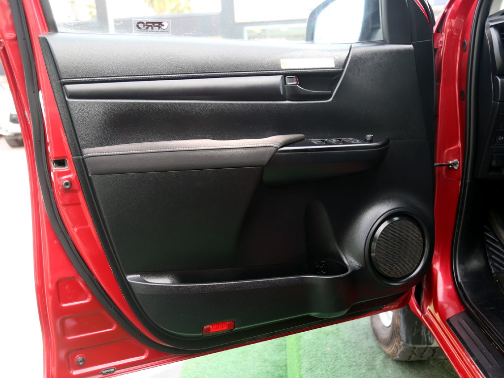 Toyota Hilux Dx 2.4 4x4 Mt año 2023