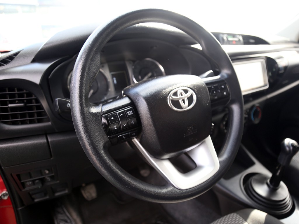 Toyota Hilux Dx 2.4 4x4 Mt año 2023