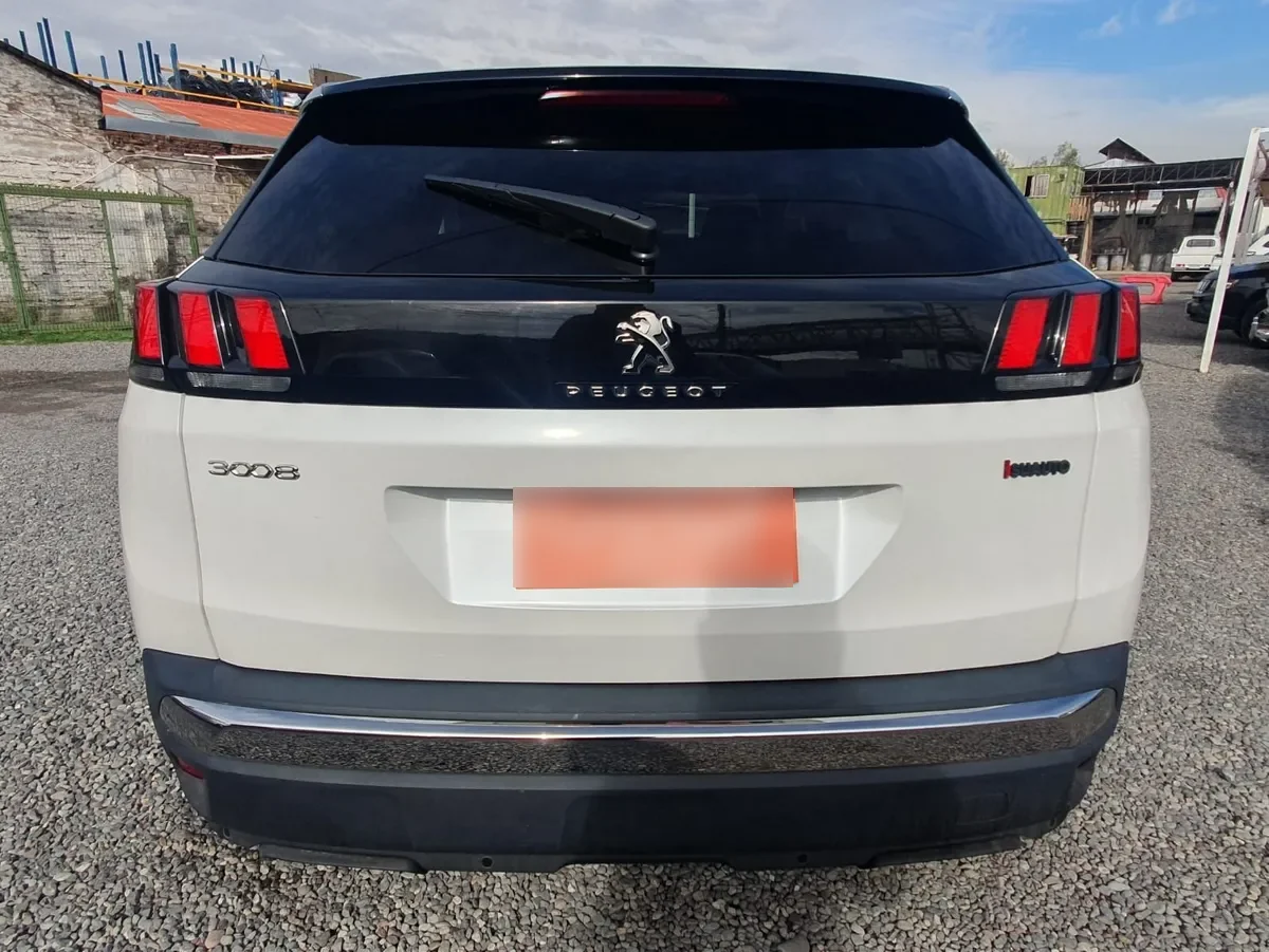 PEUGEOT 3008  año 2023