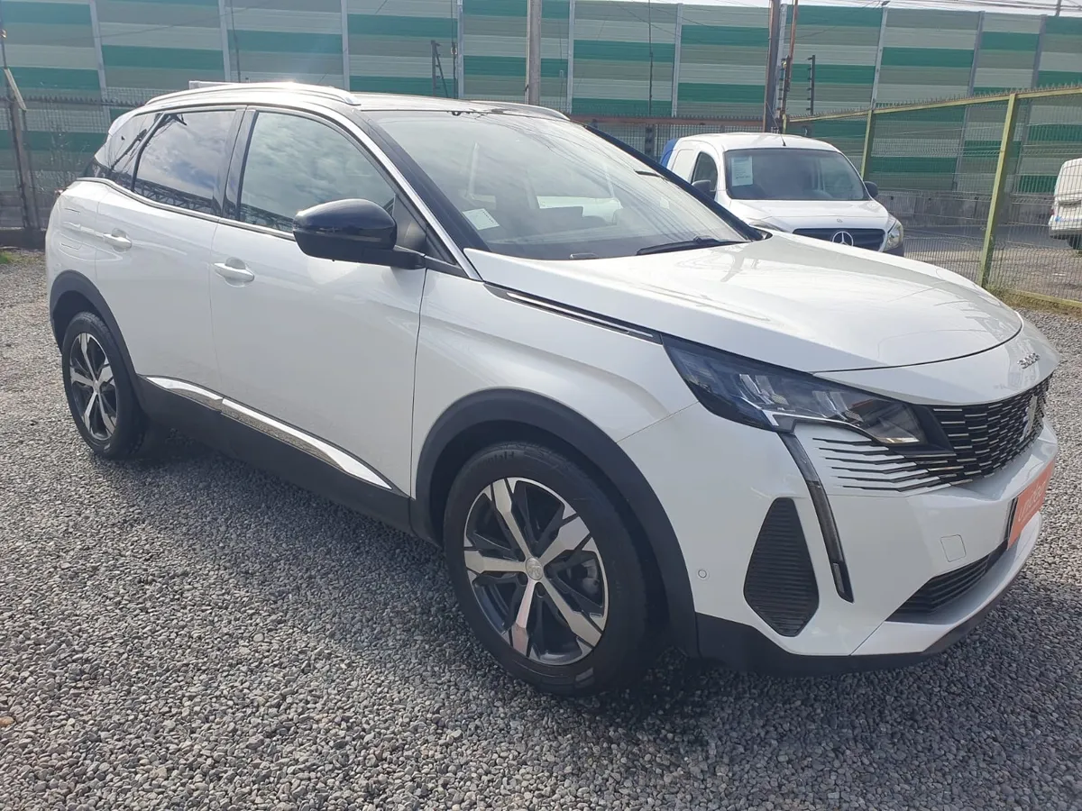 PEUGEOT 3008  año 2023