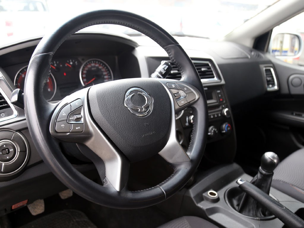 Ssangyong Actyon Sports Mt 2.2 Diesel 4x2 año 2020