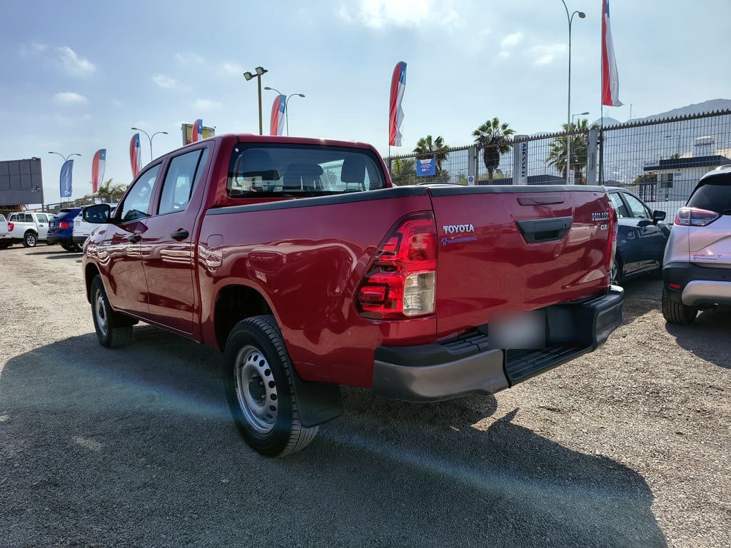 Toyota Hilux 2.4 Diesel 4x2 T/m año 2023