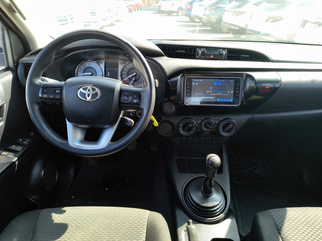 Toyota Hilux 2.4 Diesel 4x2 T/m año 2023