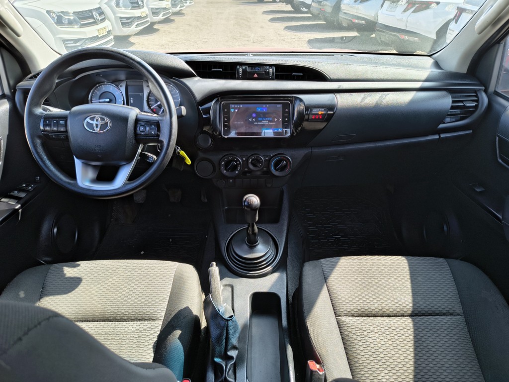 Toyota Hilux 2.4 Diesel 4x2 T/m año 2023