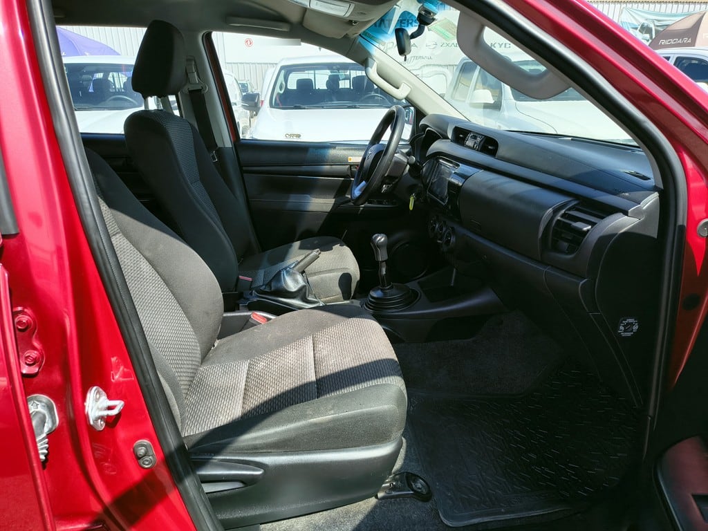 Toyota Hilux 2.4 Diesel 4x2 T/m año 2023