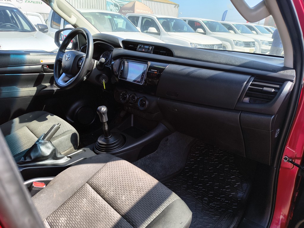 Toyota Hilux 2.4 Diesel 4x2 T/m año 2023