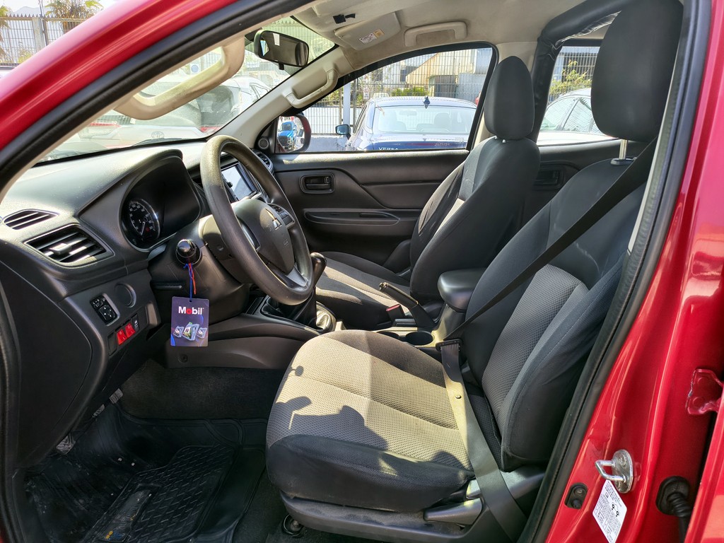 Mitsubishi L200 2.4 Katana Cr año 2021