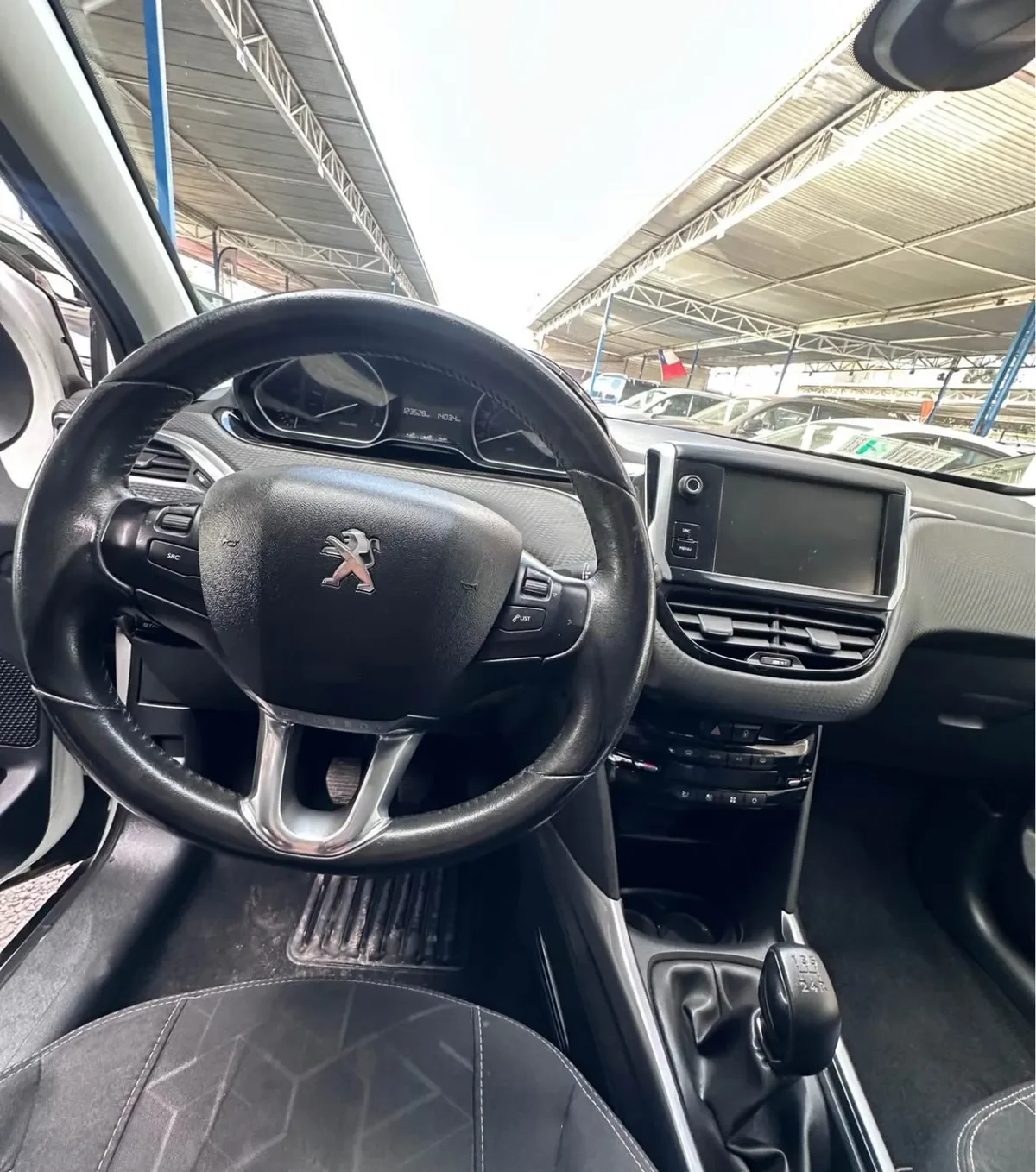 PEUGEOT 2008  año 2017
