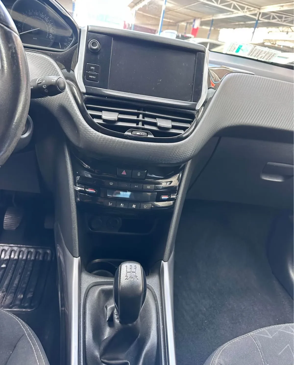PEUGEOT 2008  año 2017