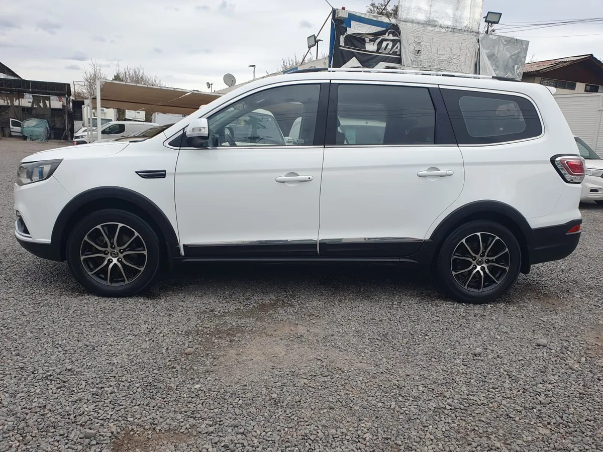 Dongfeng SX6 2.0 Luxury 7 Pas Mt año 2019