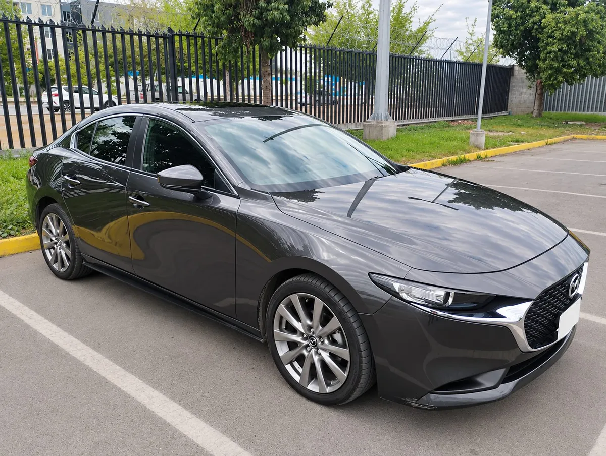 MAZDA MAZDA3 2.0 Sedán V 7g At año 2020