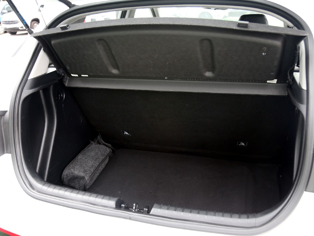 Hyundai I20 Plus 1.4 Mt año 2025