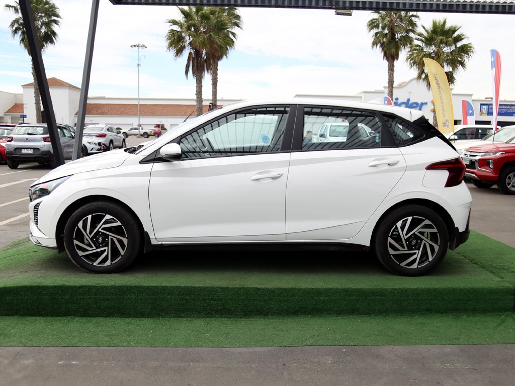 Hyundai I20 Plus 1.4 Mt año 2025