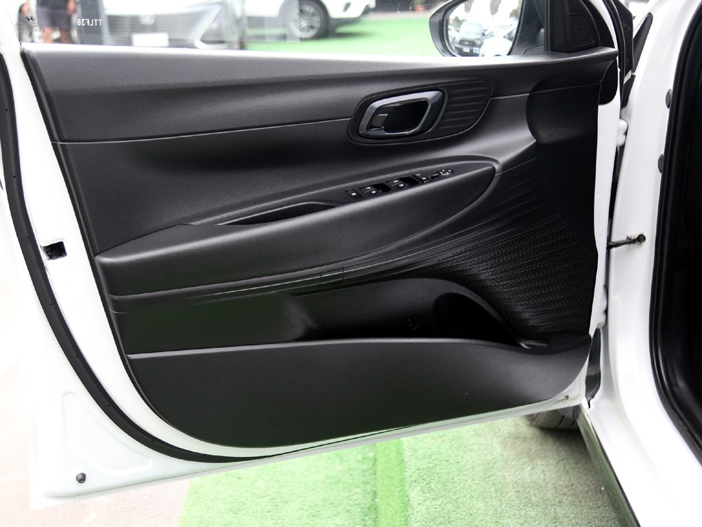 Hyundai I20 Plus 1.4 Mt año 2025