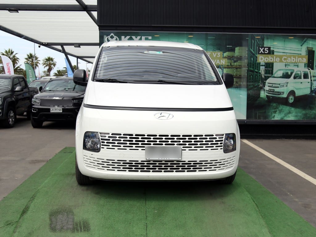 Hyundai Staria 2.2 6mt Cri año 2023