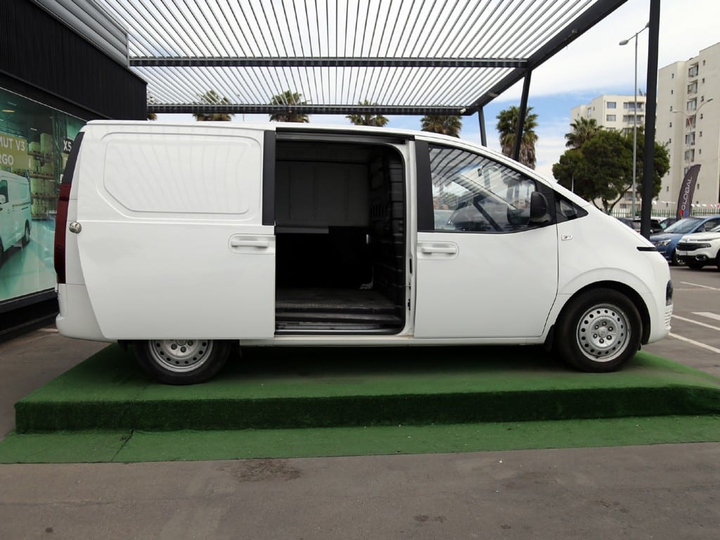 Hyundai Staria 2.2 6mt Cri año 2023