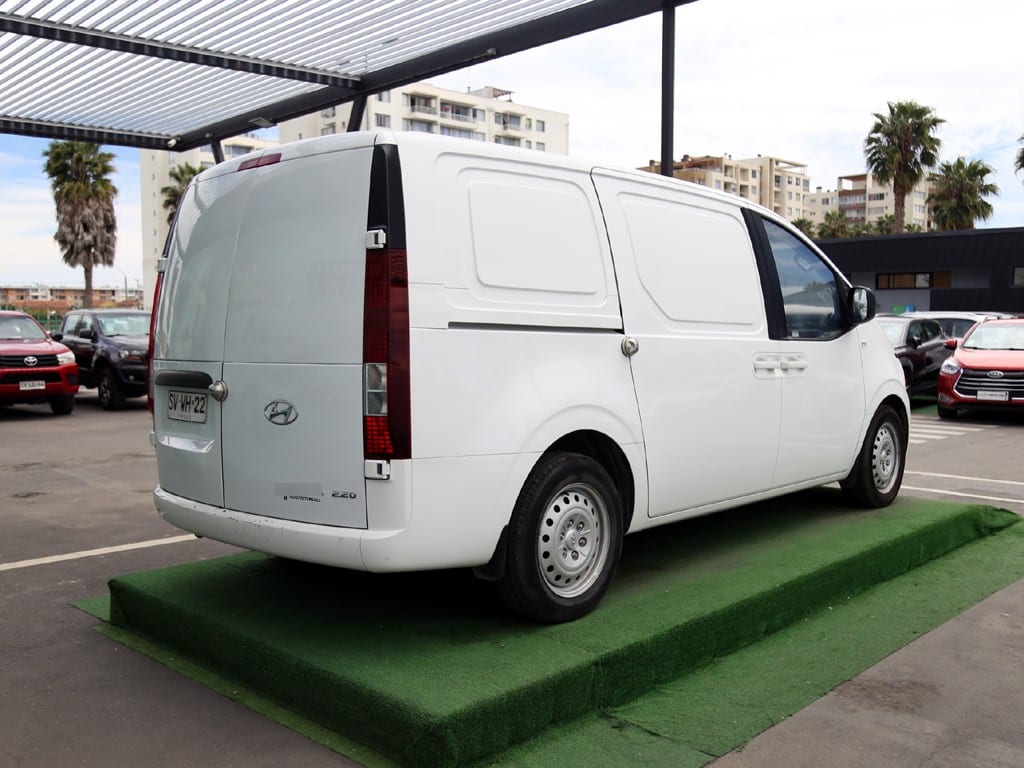 Hyundai Staria 2.2 6mt Cri año 2023