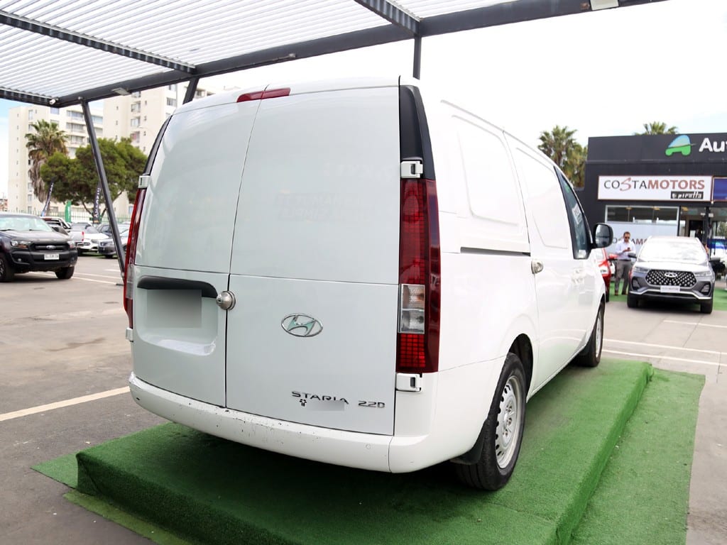 Hyundai Staria 2.2 6mt Cri año 2023