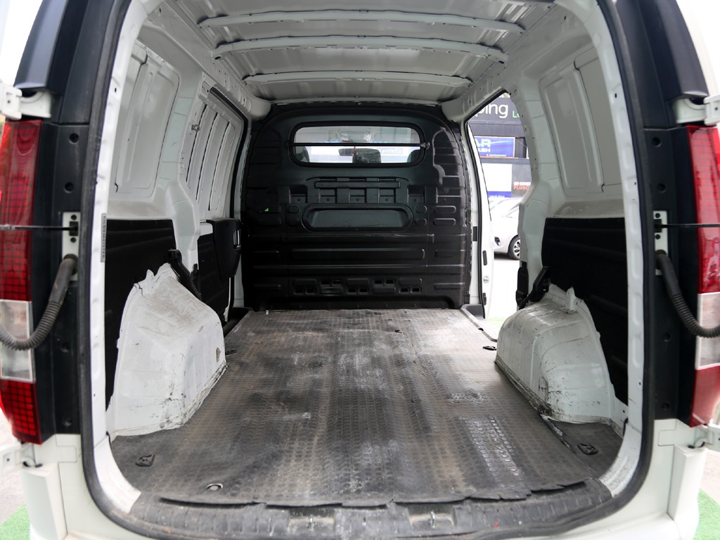 Hyundai Staria 2.2 6mt Cri año 2023
