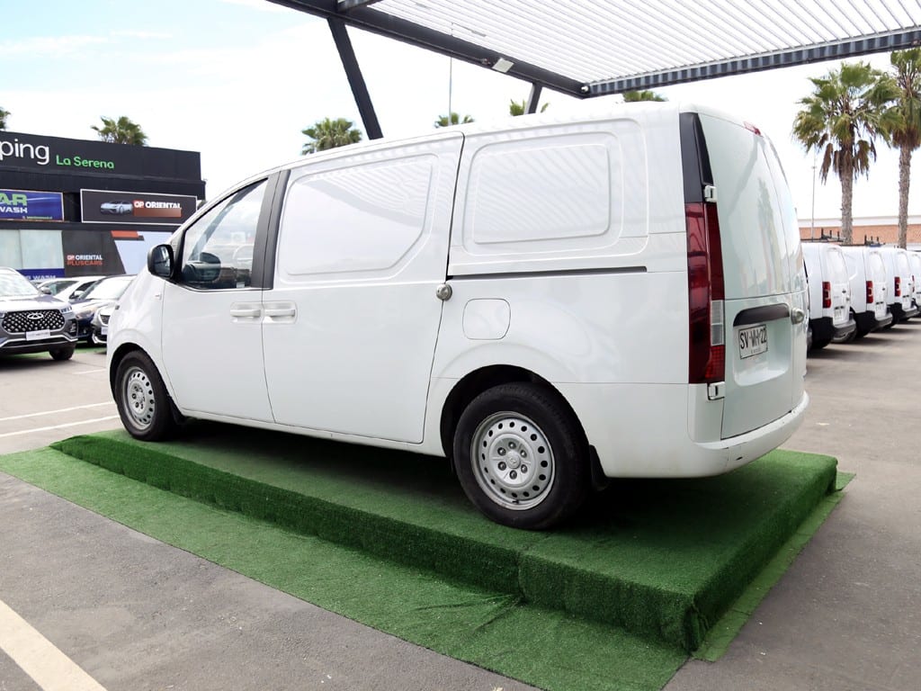 Hyundai Staria 2.2 6mt Cri año 2023