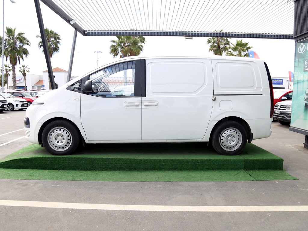 Hyundai Staria 2.2 6mt Cri año 2023