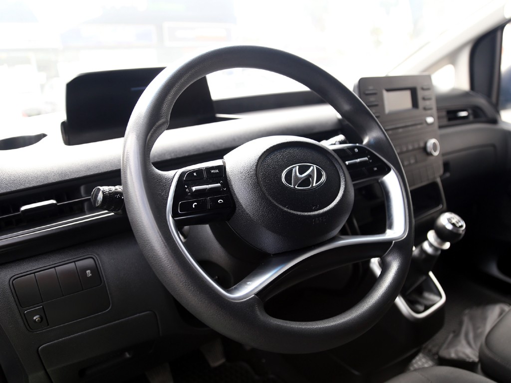 Hyundai Staria 2.2 6mt Cri año 2023