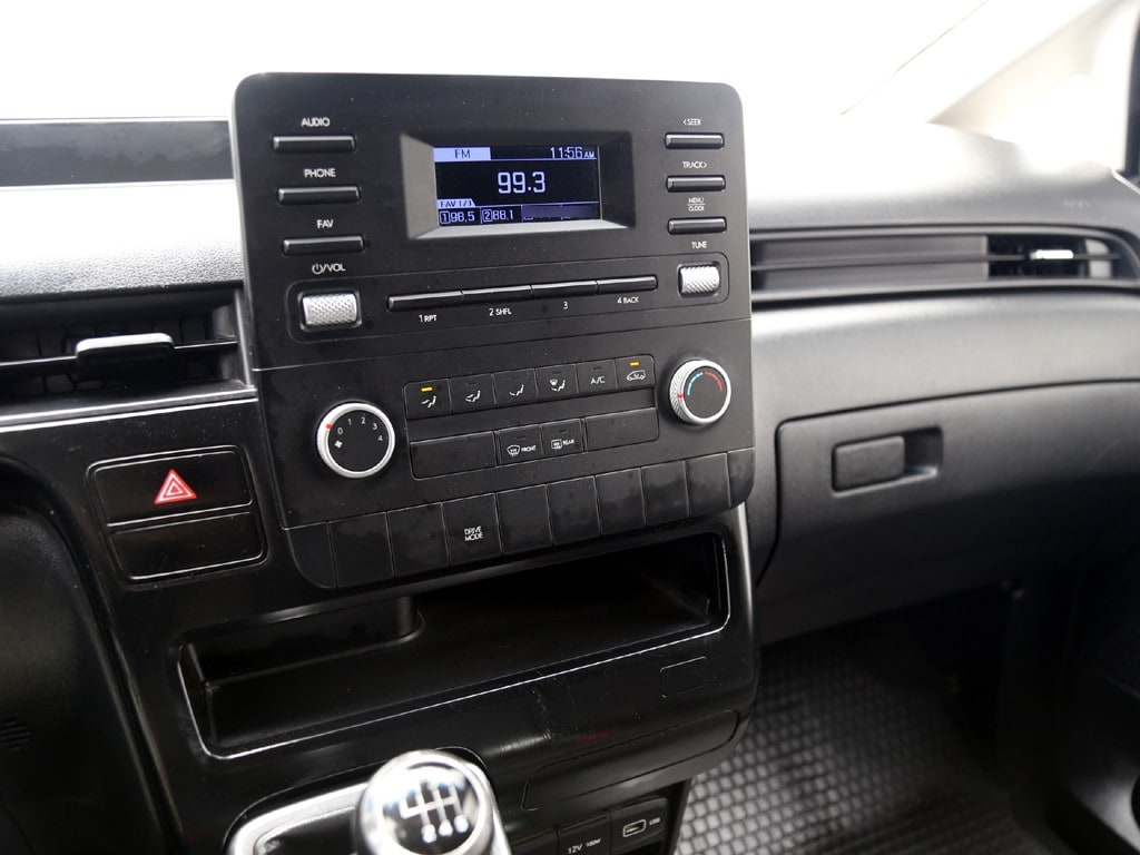 Hyundai Staria 2.2 6mt Cri año 2023