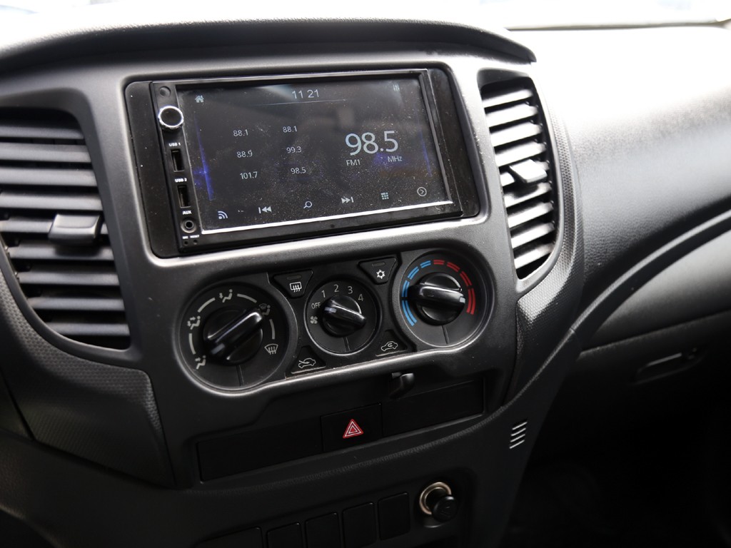 Mitsubishi L200 Katana 2.4 4x4 Mt año 2023