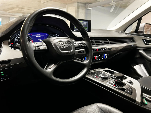 AUDI Q7  año 2020