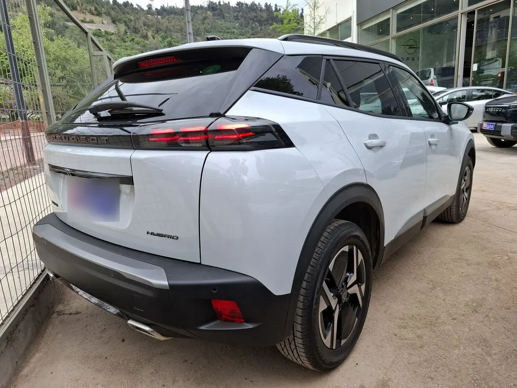 Peugeot 2008 1.2 Hybrid Allure Aut año 2026