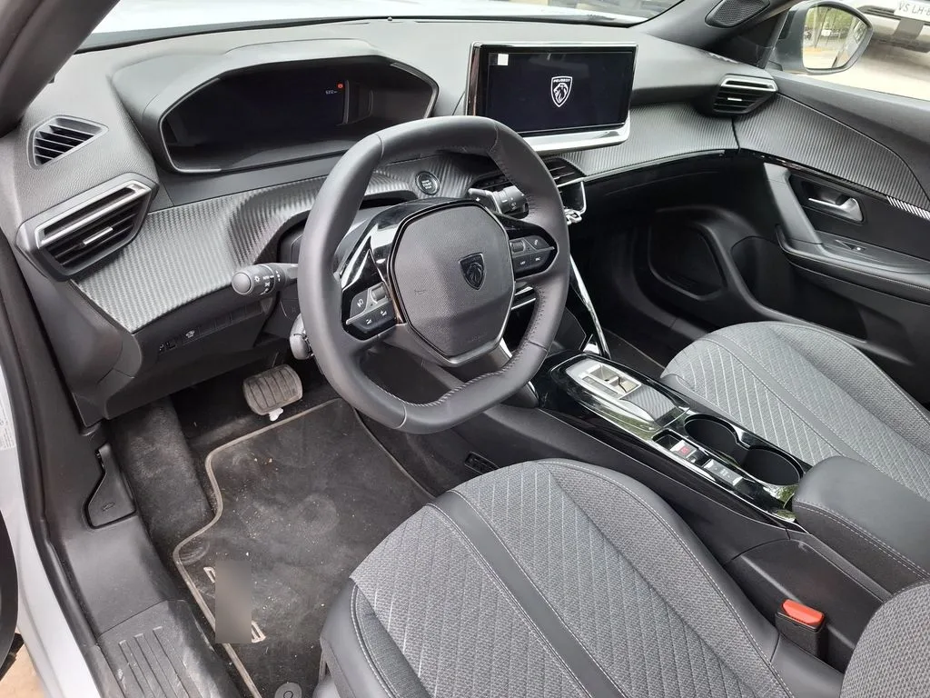 Peugeot 2008 1.2 Hybrid Allure Aut año 2026