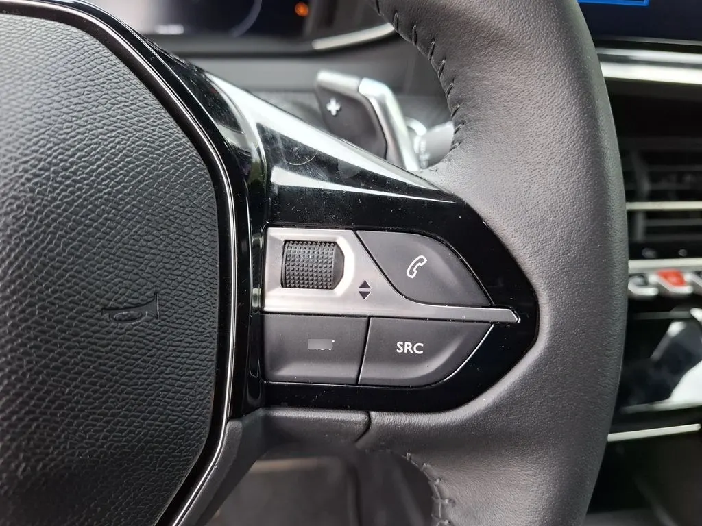 Peugeot 2008 1.2 Hybrid Allure Aut año 2026