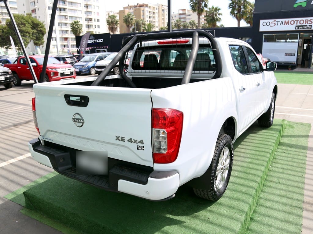 Nissan Navara 2.3 Xe Mt 4x4 año 2024