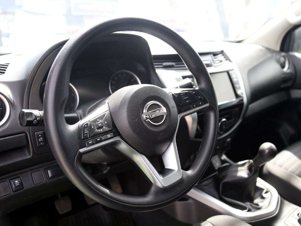 Nissan Navara 2.3 Xe Mt 4x4 año 2024