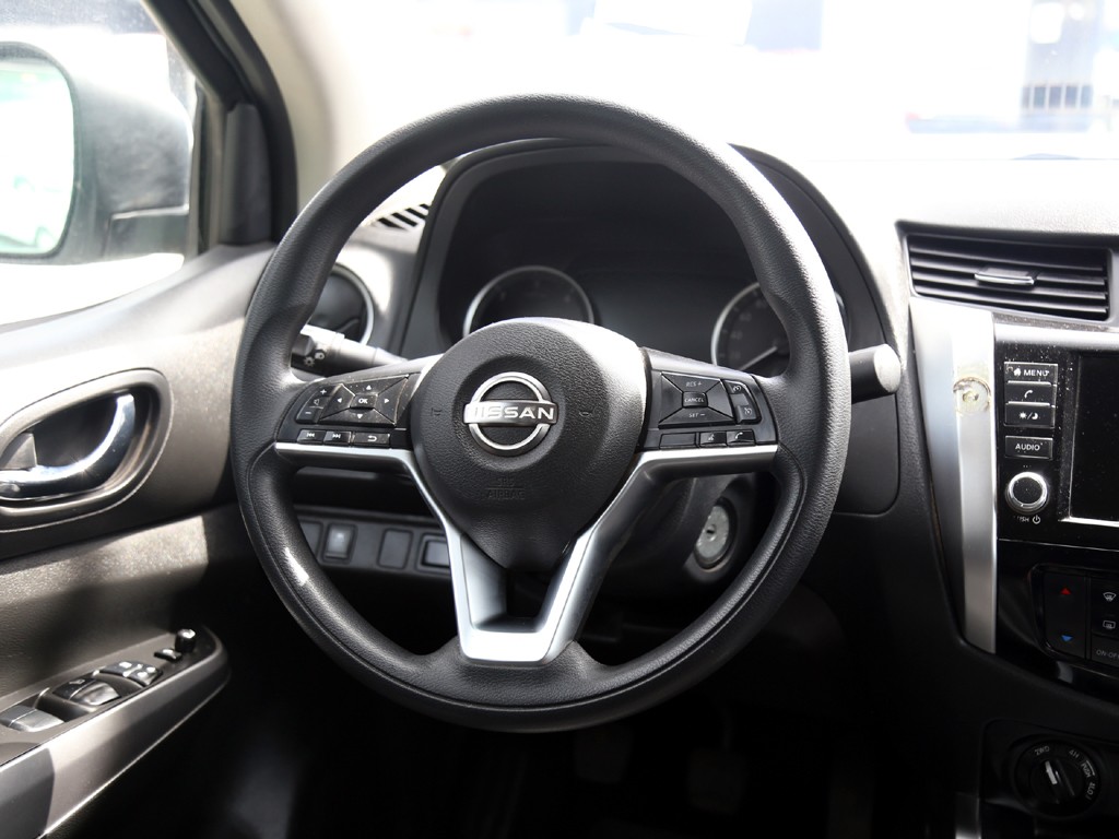 Nissan Navara 2.3 Xe Mt 4x4 año 2024