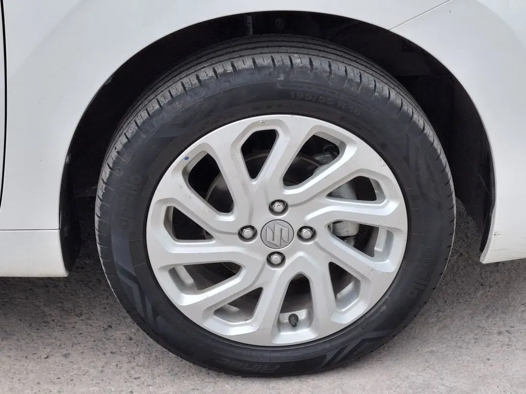 Suzuki Baleno Gls 4x2 1.5 año 2025