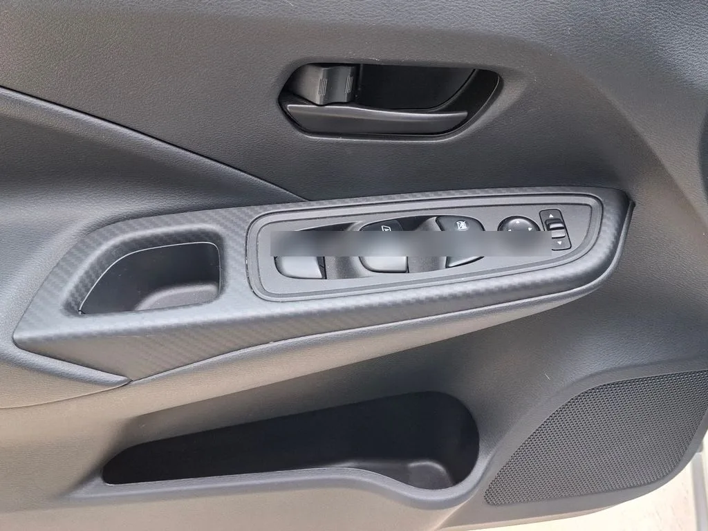 Nissan Versa Sense 1.6 año 2024