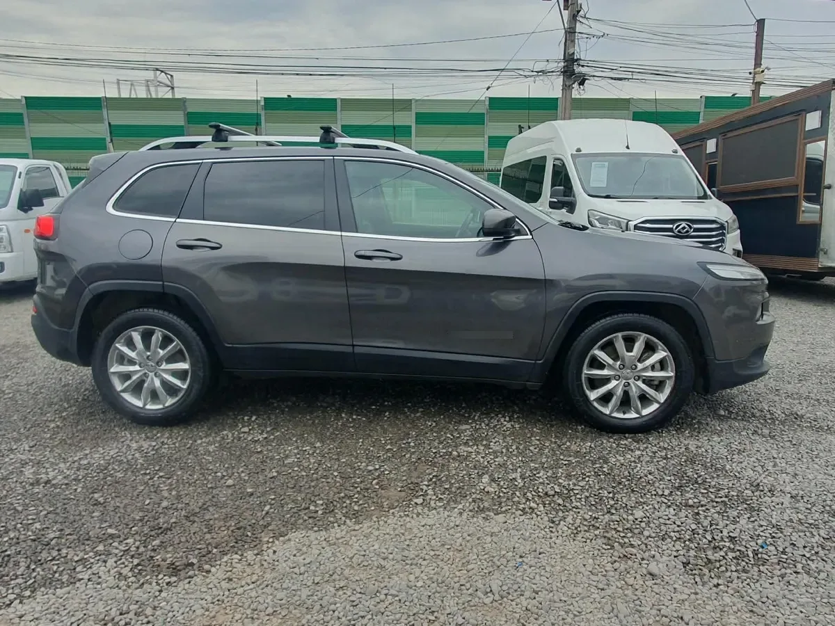 Jeep CHEROKEE No Sé La Versión año 2017