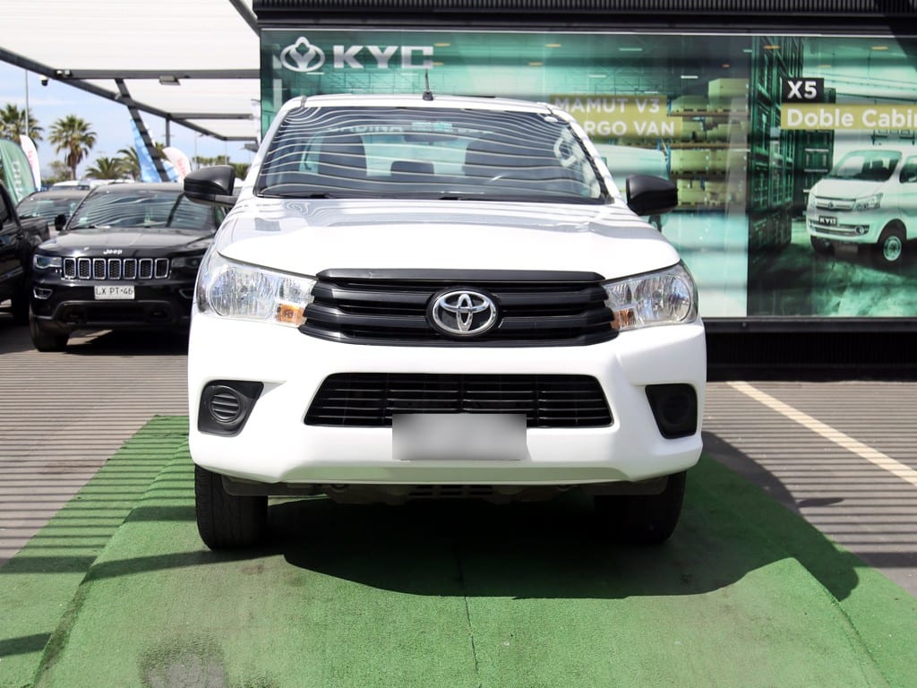 Toyota Hilux 2.4 Dx 4x2 Mt año 2021